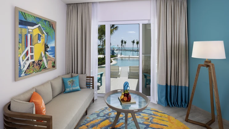 King Paradise Swim-Up Suite 